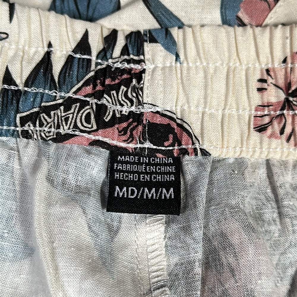 Jurassic Park Print Shorts - Picture 2 of 10